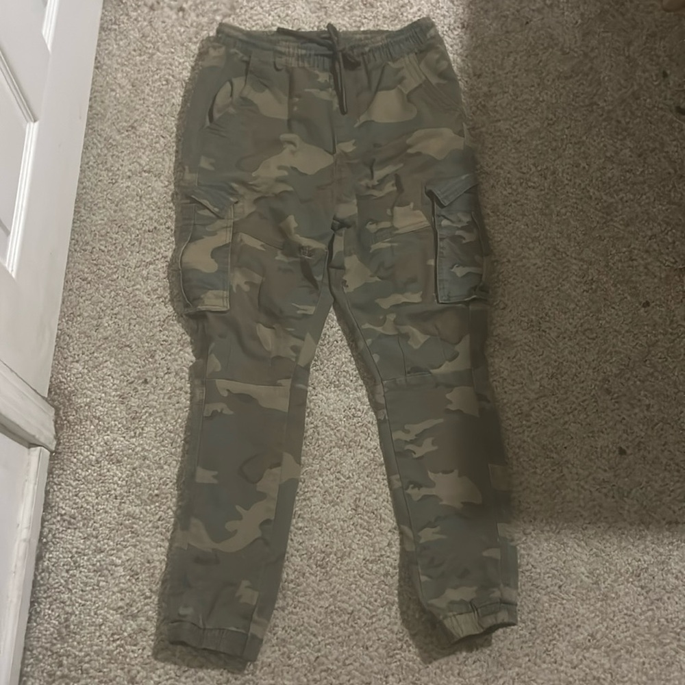 Skinny Cargo Camo Pants